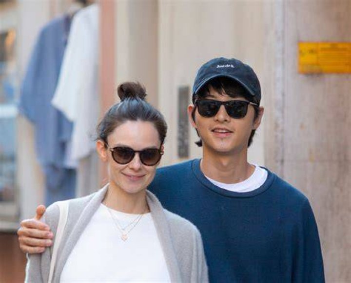 Actress Katy Louise Saunders is a beauty Here are Song Joong Ki&rsquo;s wife