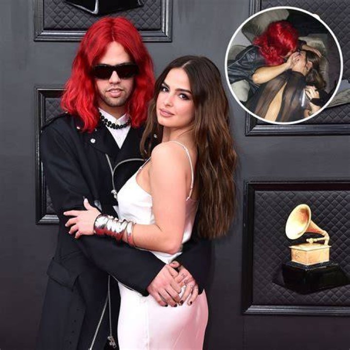 Addison Rae & BF Omer Fedi Show A Lot of PDA at the Grammys 2022