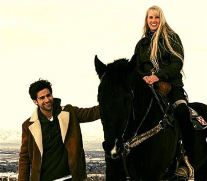 Amberley Snyder Married Tate Malirolos