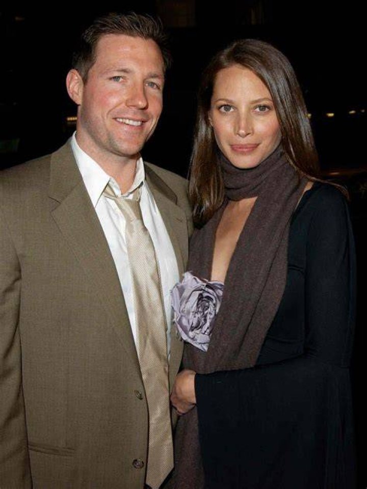 Christy Turlington and Edward Burns in 2008 Red Carpet Rewind Met