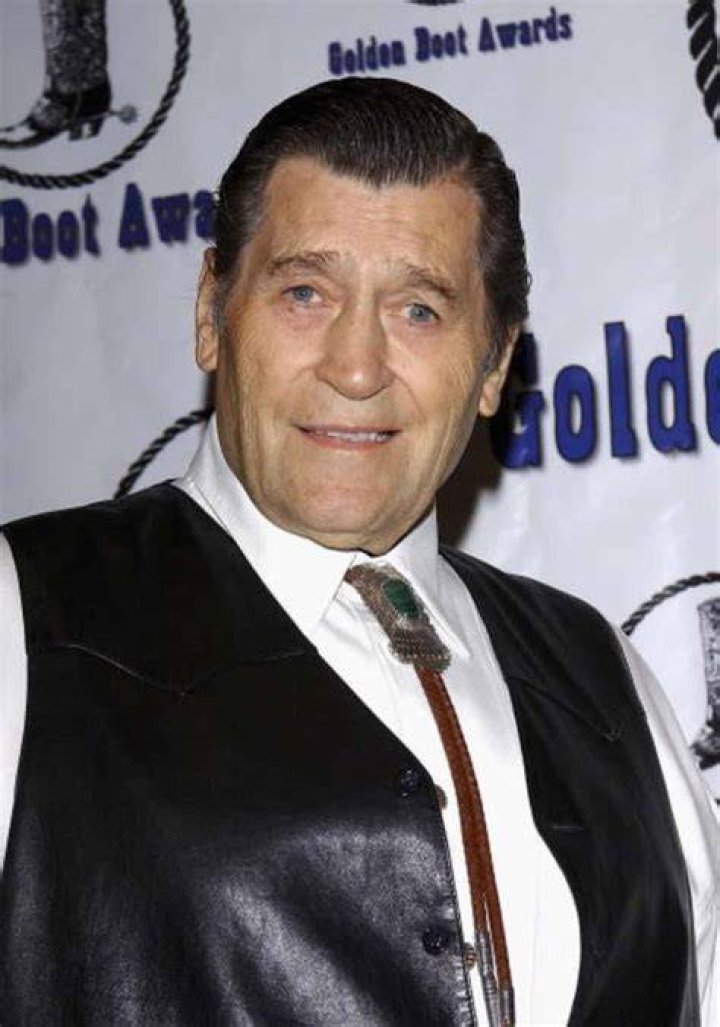 Clint Walker Bio Spouse, Height, Net Worth, Son, Family