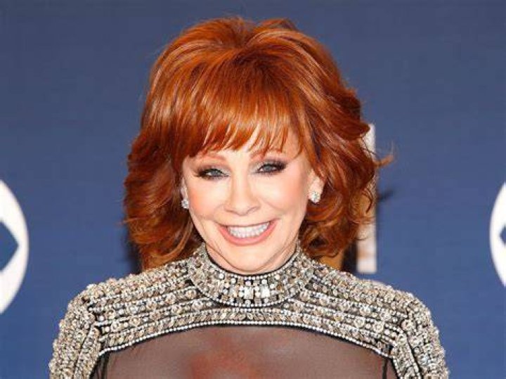 Country legend Reba McEntire lashes out at GOP fundraiser listing her