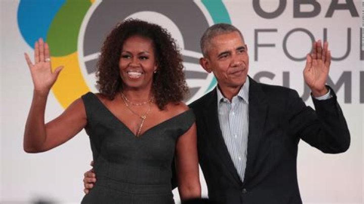 Escucha a Michelle Obama entrevistando a Barack en su podcast Video CNN