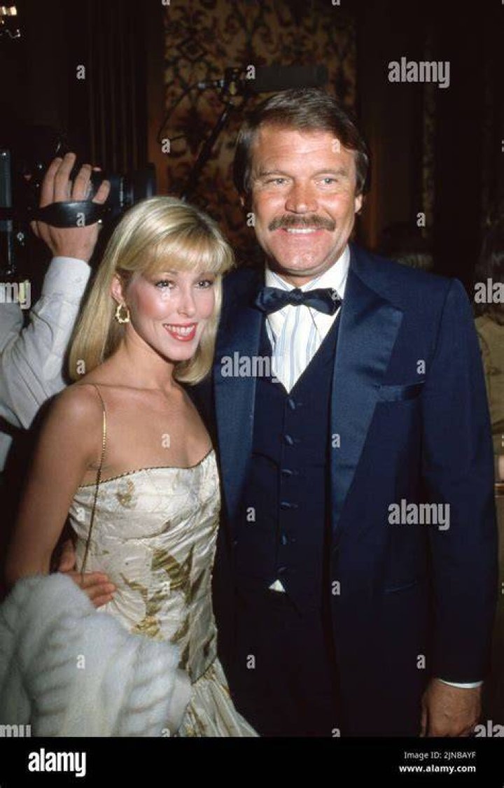 Glen Campbell and Kimberly Woolen February 23, 1982 Credit Ralph