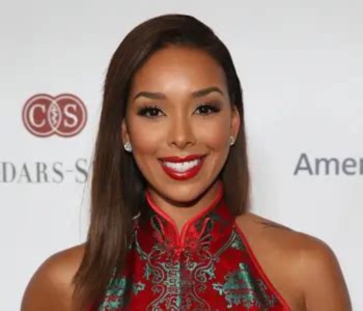 Gloria Wiki, Married, Husband, Divorce, Children and Salary