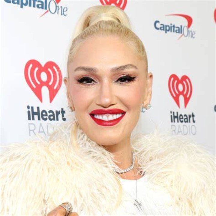 Gwen Stefani Radiates at the 2023 Matrix Awards, Showcasing Baby Bump