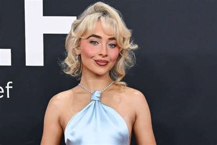 How Much Does Sabrina Carpenter Weigh? Unveiling The Truth About Her