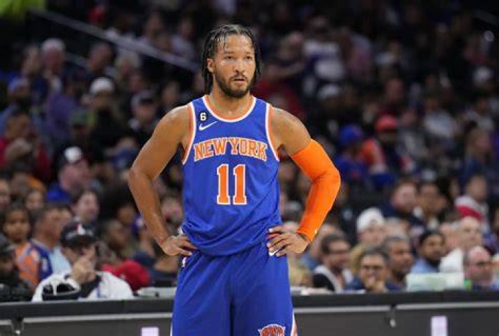 How Tall is Jalen Brunson? Fan Arch
