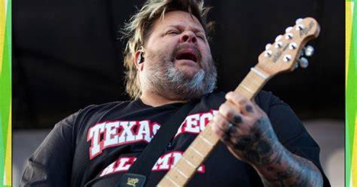 Jaret Reddick from Bowling For Soup is an absolute unit r/AbsoluteUnits