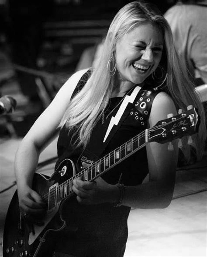 Joanne Shaw Taylor Female musicians, Taylor guitar, Blues music