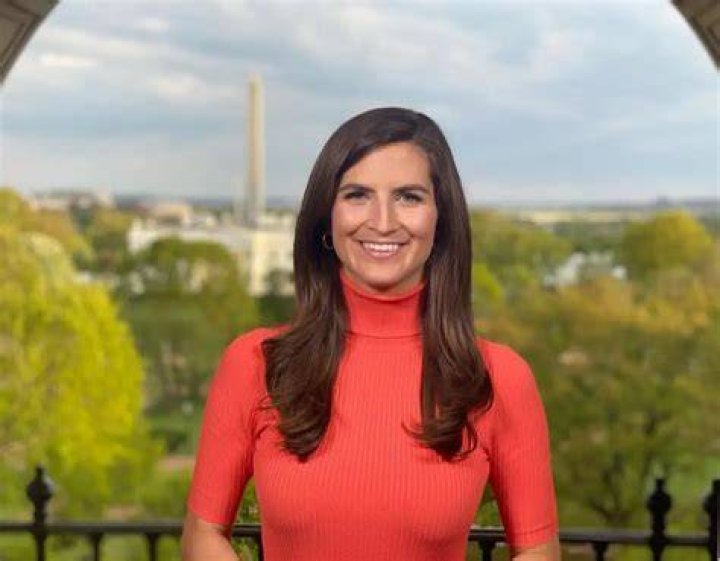 Kaitlan Collins Age, Height, Bio, Boyfriend, Parents & Family