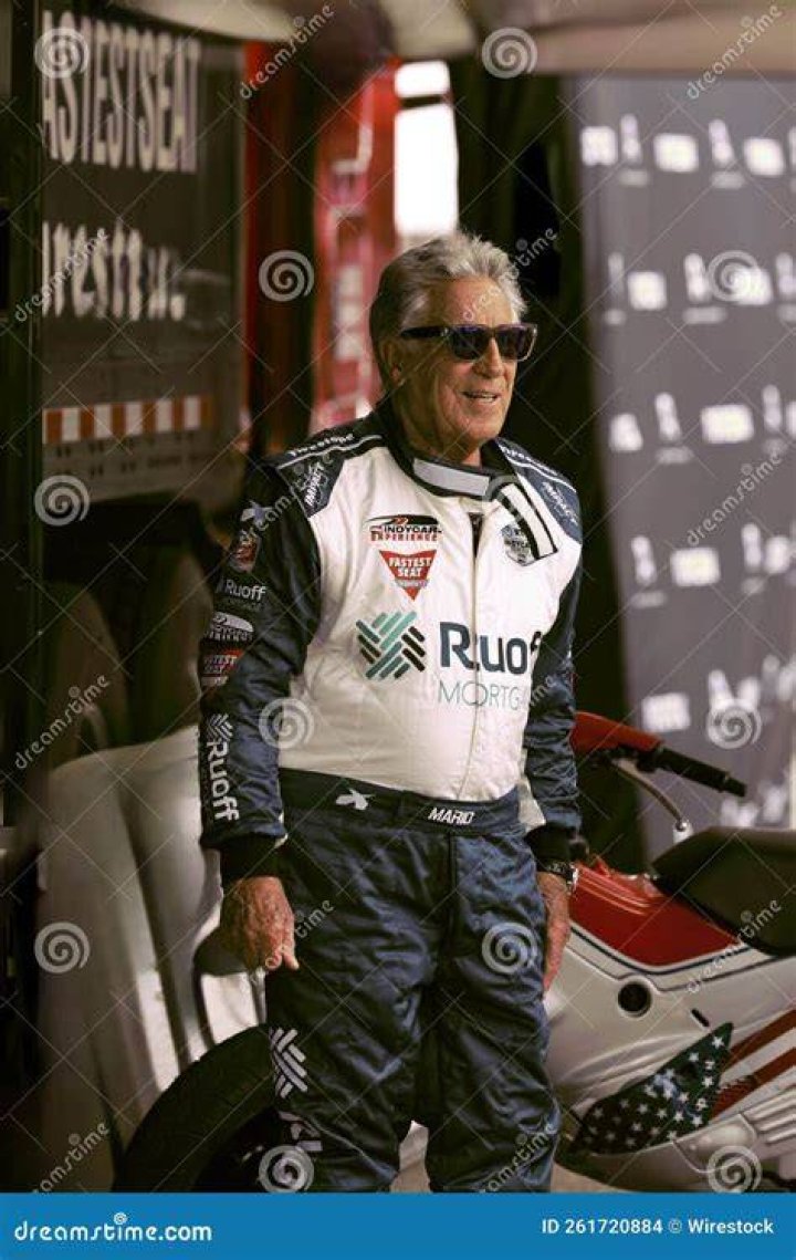 L ex pilota mario andretti con la moglie barbra andretti curto Dago