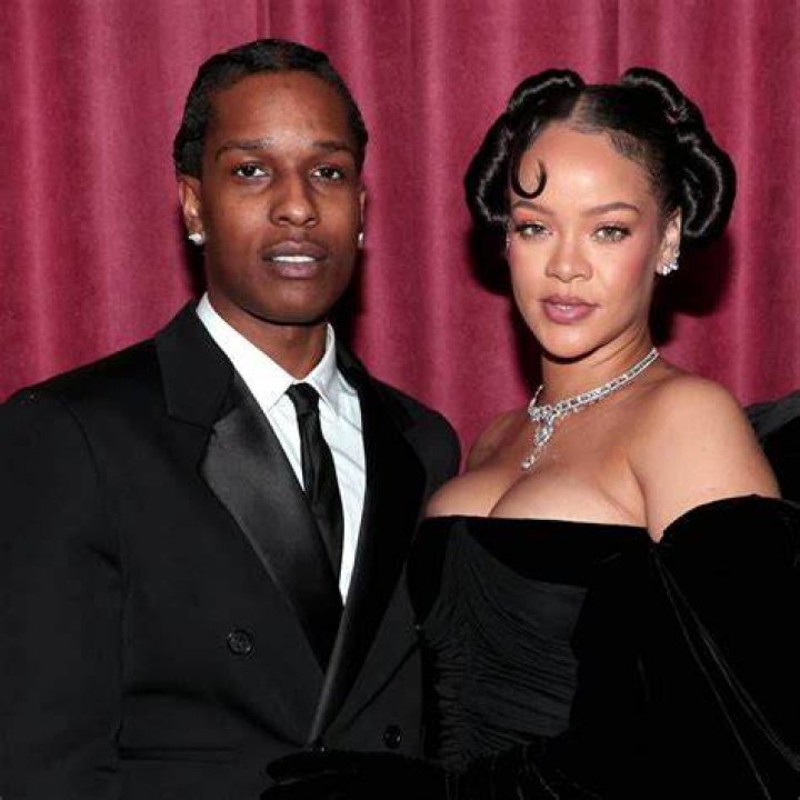 Meet All Rihanna's Siblings