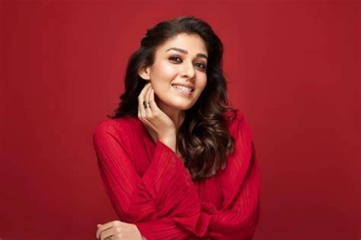 Nayanthara Wiki, Biography, Age, Husband, Movies, Awards, Images and
