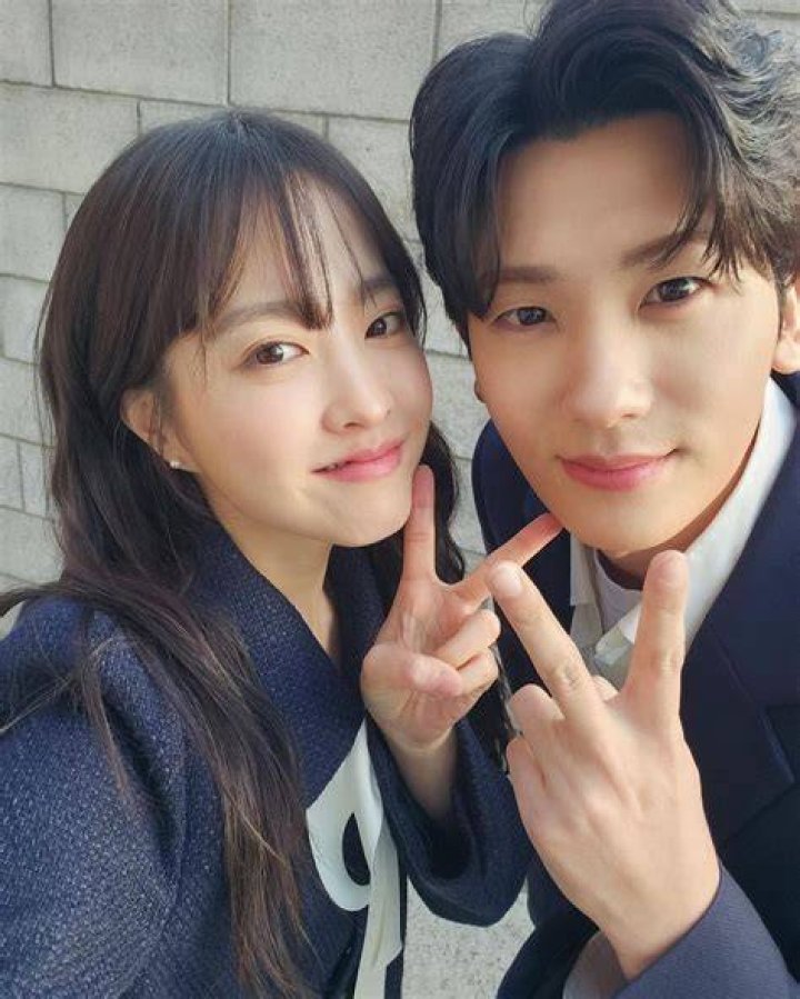 Park Bo Young And Park Hyung Sik Spark OffScreen Romance Speculation