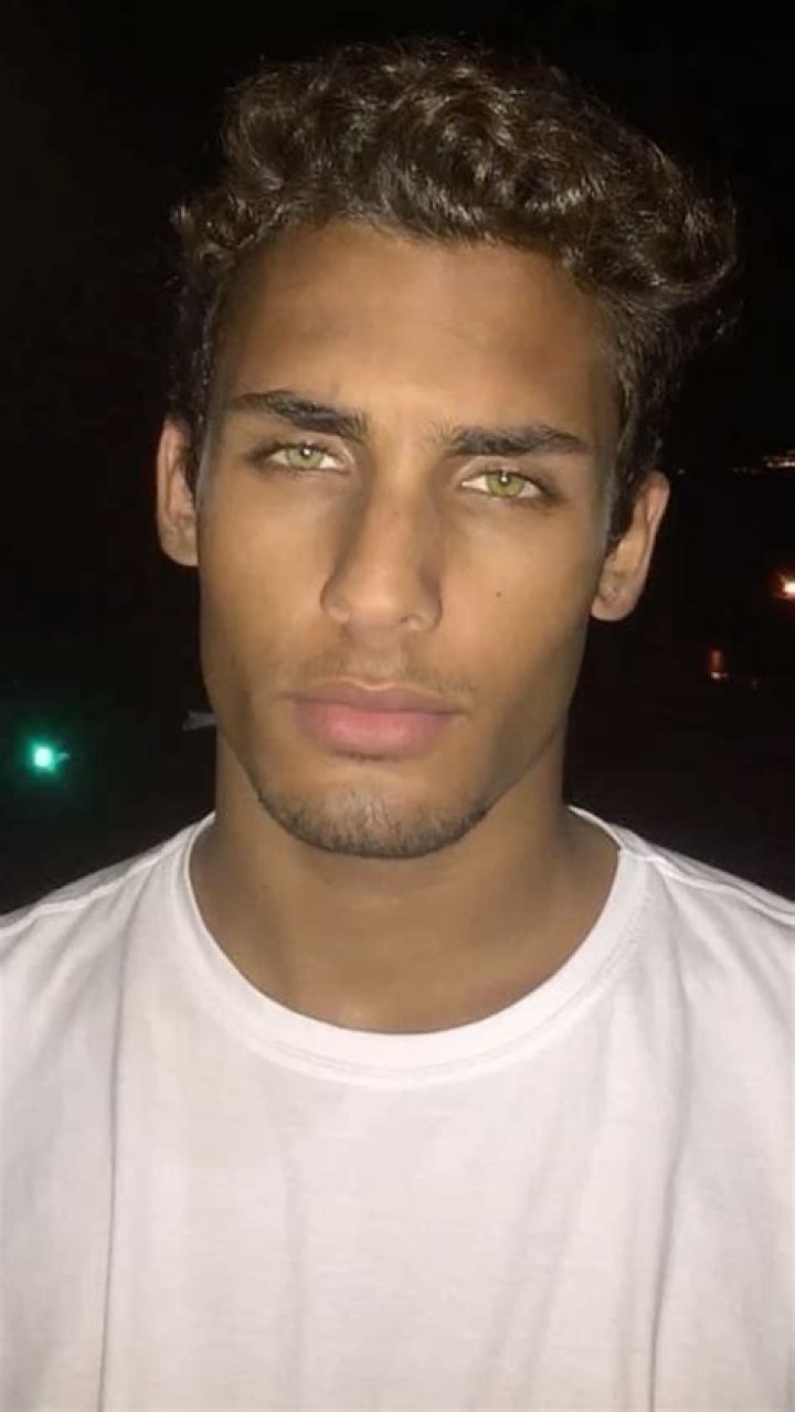 Pin on Hot guys!! Yummy!