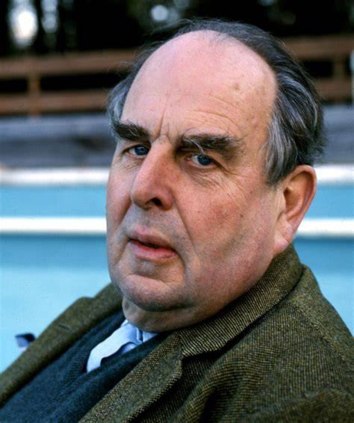 Robert Morley Profile Images &mdash; The Movie Database (TMDB)