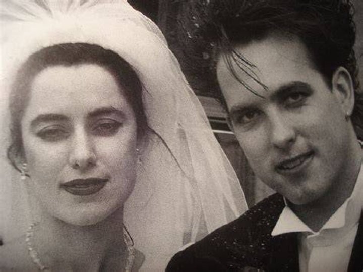 Robert Smith marries Mary Poole, 13 August 1988 Robert smith, Robert