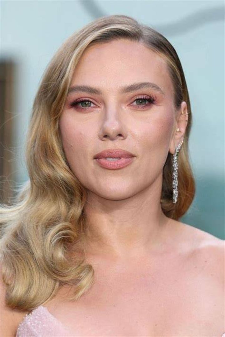 Scarlett Johansson's Siblings All About Her 5 Brothers and Sisters