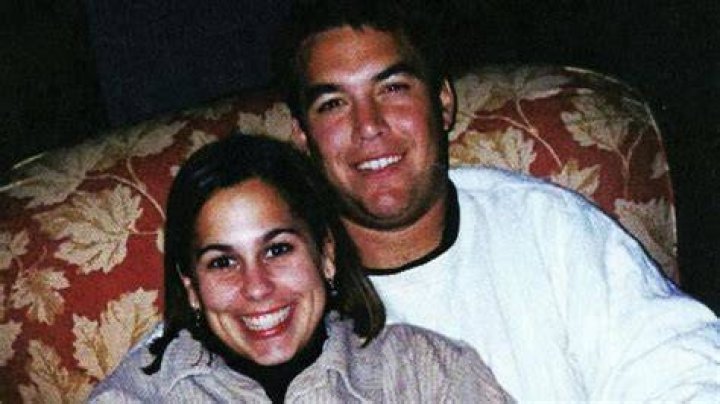 Scott Peterson a prime suspect in his wife's disappearance