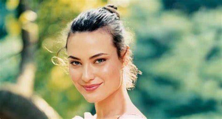 Shalom Harlow Height, Weight, Age, Boyfriend, Family, Facts, Biography