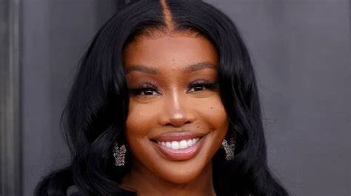 SZA Real Name, Biography, Age, Net Worth, Family, Boyfriend& Much More!