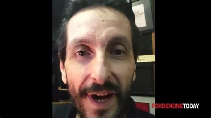 Trattativa in stallo da 24 ore, chi &egrave; l'uomo asserragliato in casa a