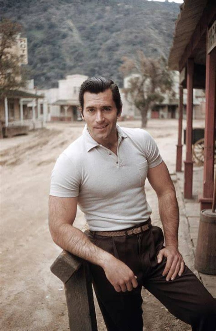 TV Actor Clint Walker's Bio Age, Net Worth, Height, Twin Sister, Spouse