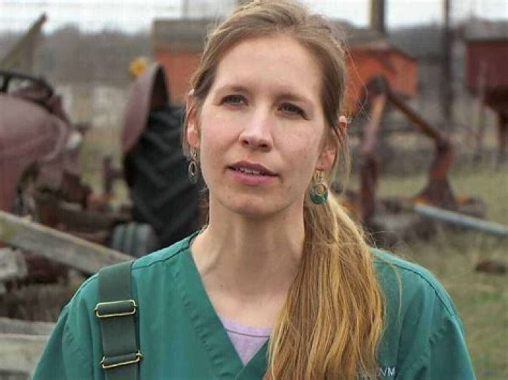 What does Dr Emily Thomas husband do for a living? ABTC